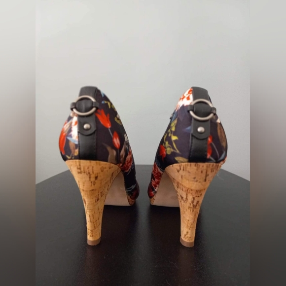 Floral High Heels - Picture 4 of 4